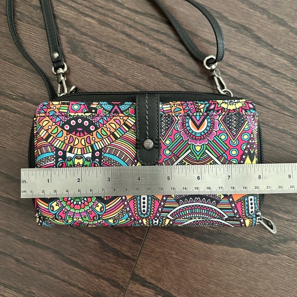 Sakroots Colorful Mandala zip around Crossbody/Wristlet wallet - Picture 6 of 8